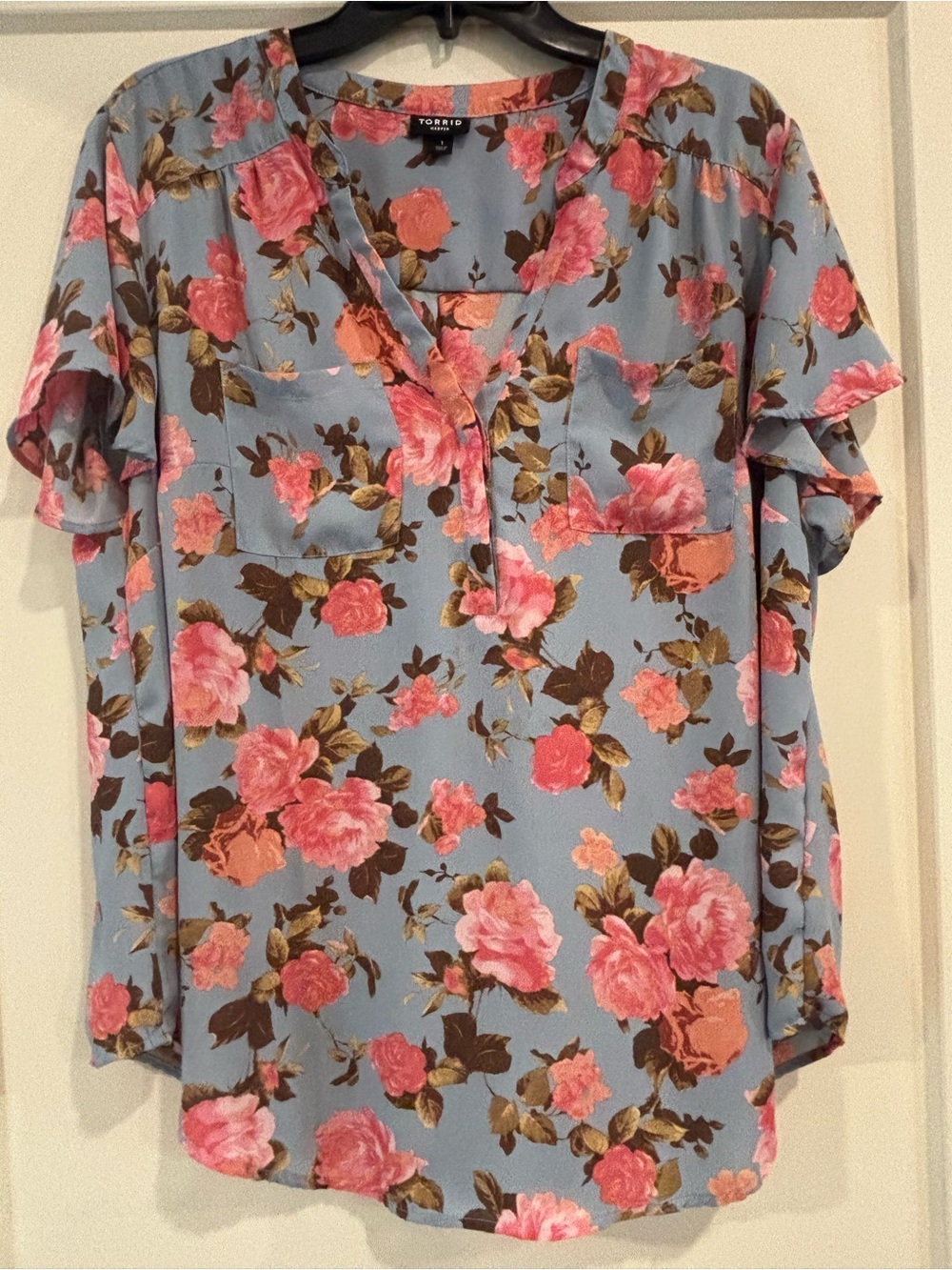 Torrid Light Blue Floral V-Neck Short Sleeve Blouse